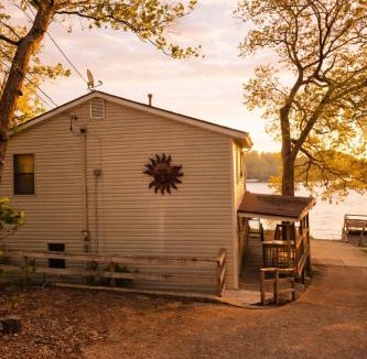 Sunrise Beach House | Buccaneer Bay Resort Cottage #56