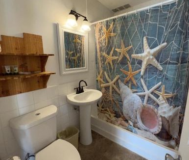 Key Colony Beach Hotel | Buccaneer Quarters and Suites