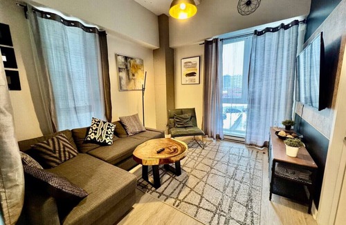 The Triangle Apartment | Buchanan *304* - Midtown Luxe Condo + gym