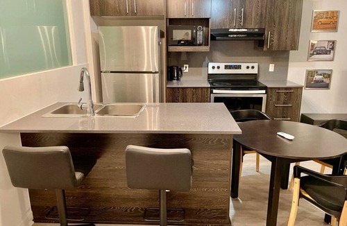 The Triangle Apartment | Buchanan *305* - Luxe Loft+Gym
