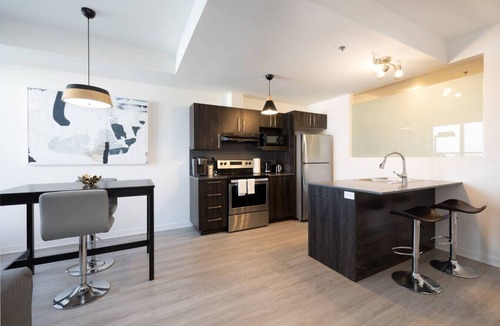 The Triangle Apartment | Buchanan *609* - Midtown Luxe Loft + gym