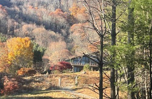 Independence House | Buck Mountain Ranch Retreat