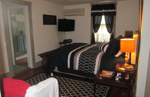 Montgomery Bed & Breakfast | Buck's Homestead B&B