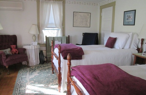 Montgomery Bed & Breakfast | Buck's Homestead B&B