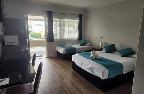 Gloucester Hotel | Bucketts Way Motel