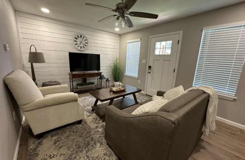 Gilmer House | Buckeye Hideaway