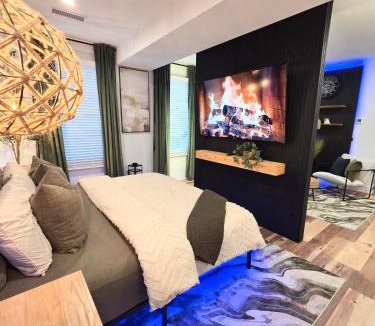 Garden Hills Apartment | Buckhead Noir Suite with Self Check-in and Free Parking