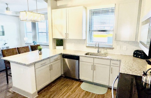 Lindbergh Apartment | Buckhead Oasis - Spacious 2bd, 2ba with Private Balcony