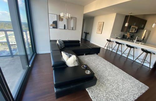 North Buckhead Apartment | Buckhead Penthouse in the Sky