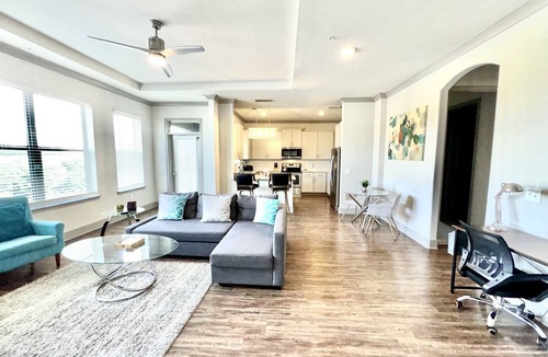 Lindbergh Apartment | Buckhead Quarters - Spacious with Private Balcony