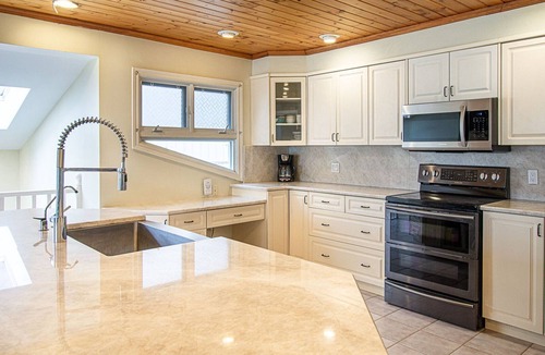 Selwyn Cottage | Buckhorn Beach Retreat