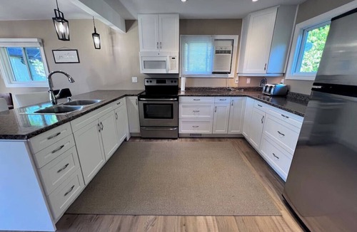 Trent Lakes Cottage | Buckhorn Lakeside Cottage