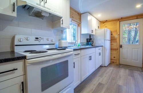 Trent Lakes Cottage | Buckhorn's Angelfire Resort - Bay View