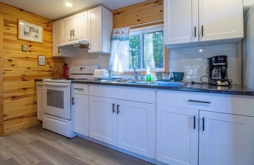 Trent Lakes Cottage | Buckhorn's Angelfire Resort - Bay View