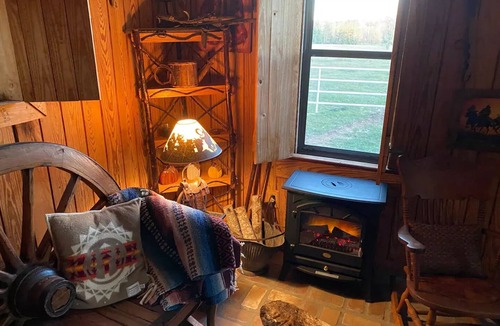 Webster Parish Cottage | "Bucking Bull Bunkhouse" on Bucking Bull Farmn