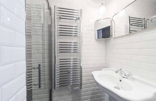 Enfants-Rouges Apartment | Buckingham, 2BR/2BA, 6 people