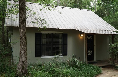 Nacogdoches Cabin | Bucks Head - A romantic forest getaway at Stag Leap Cabins!