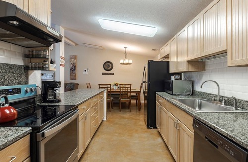 Mountain Home Cabin | Buckskin Lodge - 2 Bedroom Full-sized Ranch House in the Texas Hill Country near Kerrville & Fredericksburg