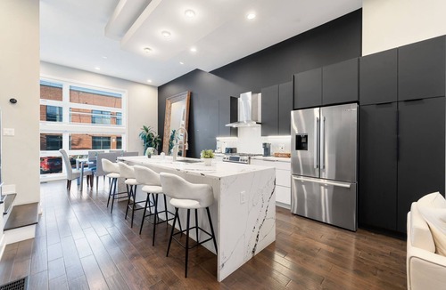 West Bucktown House | Bucktown Home - Rooftop Deck, Game Rm, & Garage