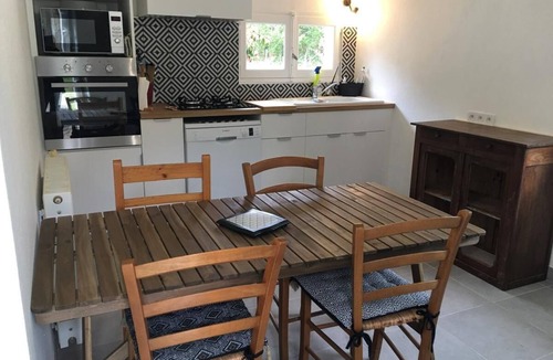 Cercoux House | Bucolic house with its pond