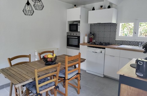 Cercoux House | Bucolic house with its pond