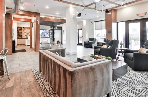 Soulard Apartment | Bud Brewery + Eats | Pool & Gym | Zencity
