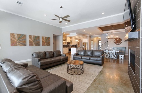 Kingsland House | Bud Lane Lakeside | Concierge Services