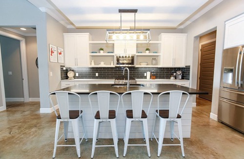 Kingsland House | Bud Lane Lakeside | Concierge Services