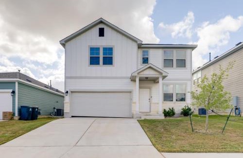 Buda House | Buda Business-Ready House: Office, Home Gym & Yard