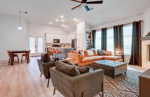 Buda House | Buda Family Retreat w/ Cozy Fireplace!