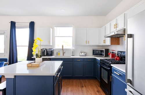 Buda House | Buda Retreat | Near Downtown & Drop-In Concerts