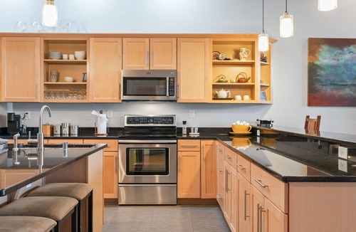 Tyler Park Condo | Buddha's Bungalow above the Highlands