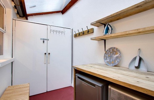 Kendal House | Buddy's Cottage