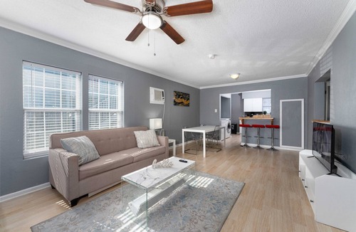 Del Mar House | Budget 2BDR-PetsOK-Extd Stays-WD-Central