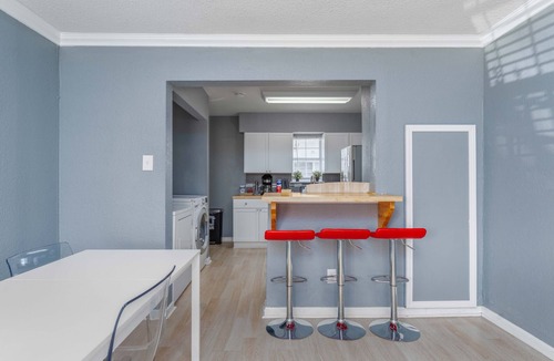 Del Mar House | Budget 2BDR-PetsOK-Extd Stays-WD-Central