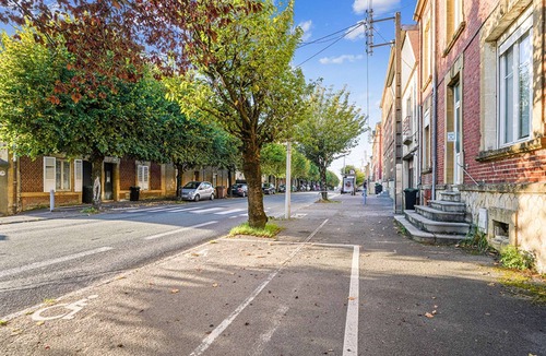 Charleville-Mezieres Apartment | Budget apart city centre with parking