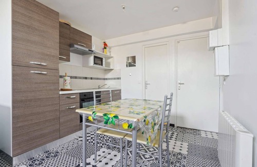 Charleville-Mezieres Apartment | Budget apart city centre with parking