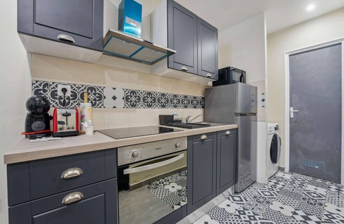 Charleville-Mezieres Apartment | Budget apart city centre with parking