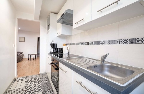 Charleville-Mezieres Apartment | Budget Apart City Centre With Parking