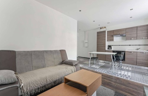 Charleville-Mezieres Apartment | Budget apart city centre with parking