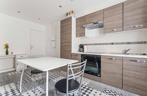 Charleville-Mezieres Apartment | Budget apart city centre with parking