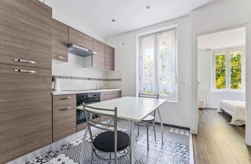 Charleville-Mezieres Apartment | Budget apart city centre with parking