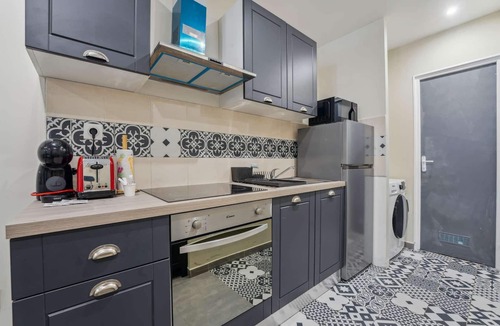 Charleville-Mezieres Apartment | Budget apart city centre with parking