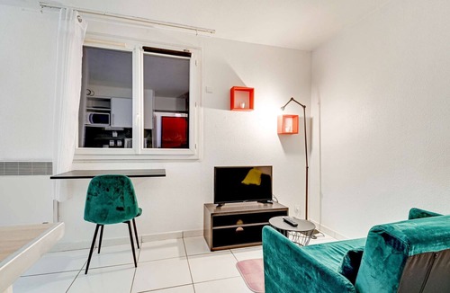 Cergy Apartment | Budget apart with parking