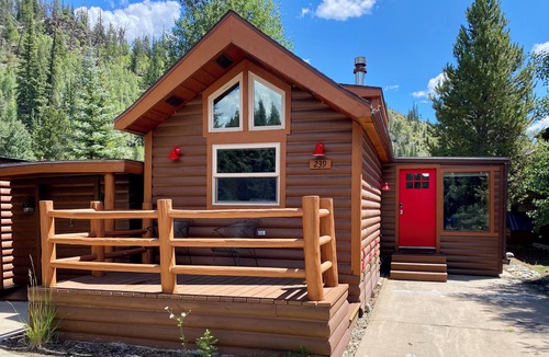 Breckenridge Ski Chalet | Budget Bungalow on the Swan River
