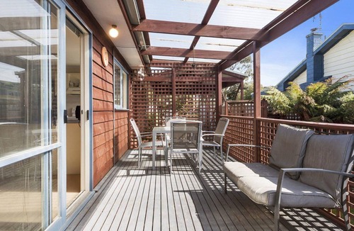Apollo Bay House | Budget By The Bay - Great Value & Position