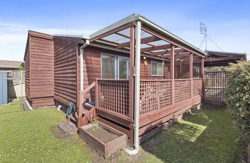 Apollo Bay House | Budget By The Bay - Great Value & Position