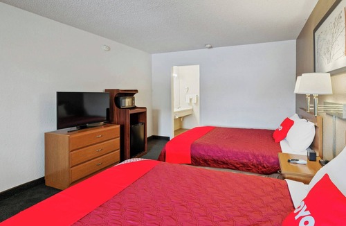 Junction Hotel | Budget Comfort Near I-10 – 3 Pet-Friendly Rooms & Easy Parking