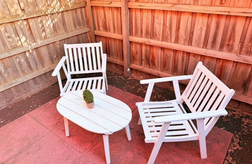 Footscray House | Budget, Convenient Private and Cosy