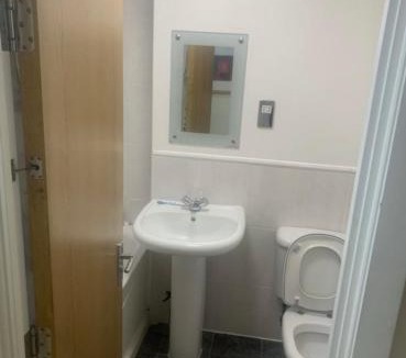 Vauxhall House | Budget,Cosy Double Bedroom - Shared Bathroom